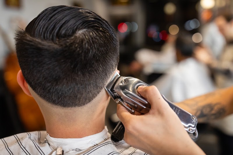 Mens Haircut in Burbank CA